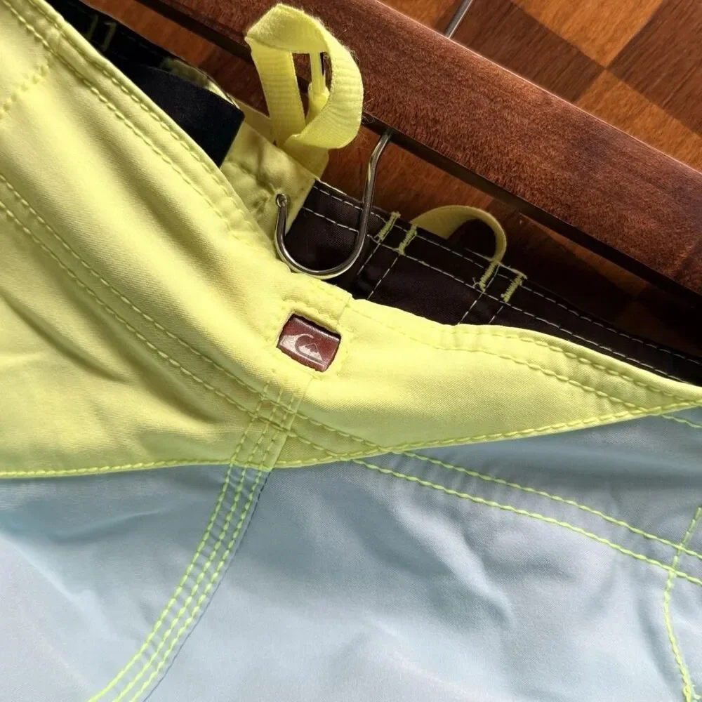 Vintage Y2K Quiksilver Baggy Board Shorts Surf Skate 34 Large